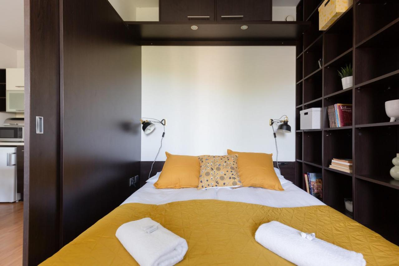 Cozy Apartment With Balcony Warszawa By Noclegi Renters ภายนอก รูปภาพ