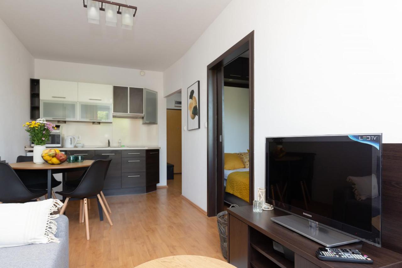 Cozy Apartment With Balcony Warszawa By Noclegi Renters ภายนอก รูปภาพ