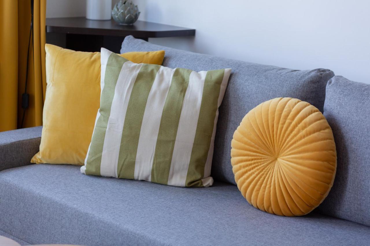 Cozy Apartment With Balcony Warszawa By Noclegi Renters ภายนอก รูปภาพ
